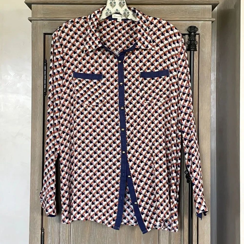 Nordstrom’s Comme Toi button down shirt navy large